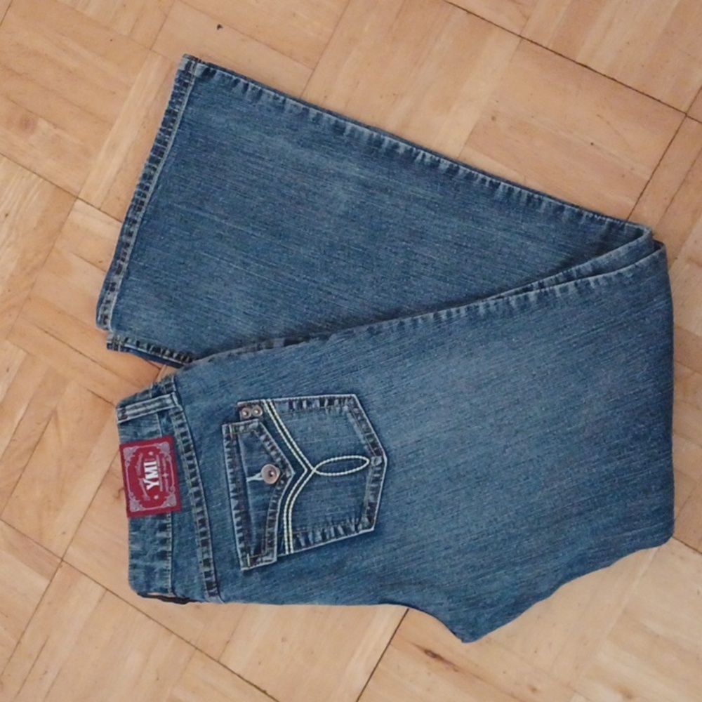 YMI from the city of angles jeans Jr. Size 11 flared legs